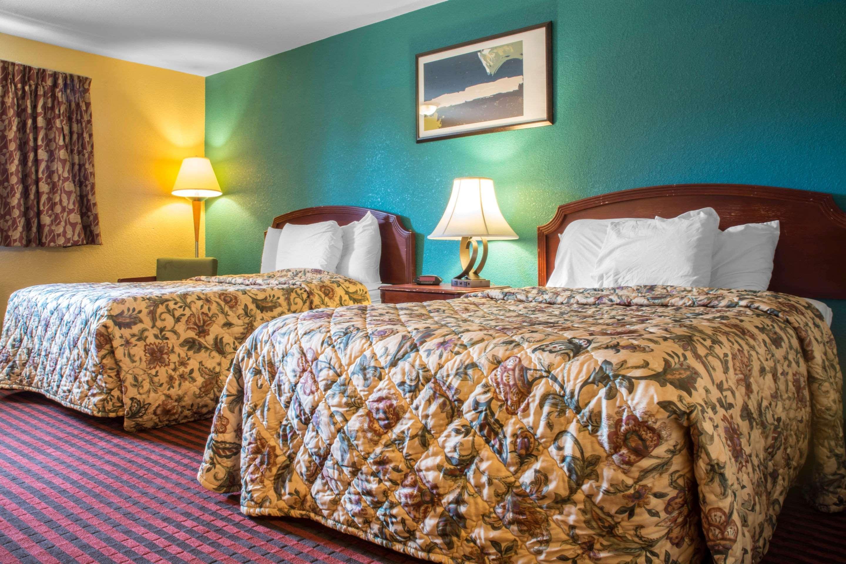 Econo Lodge Hotel ברדפורד מראה חיצוני תמונה