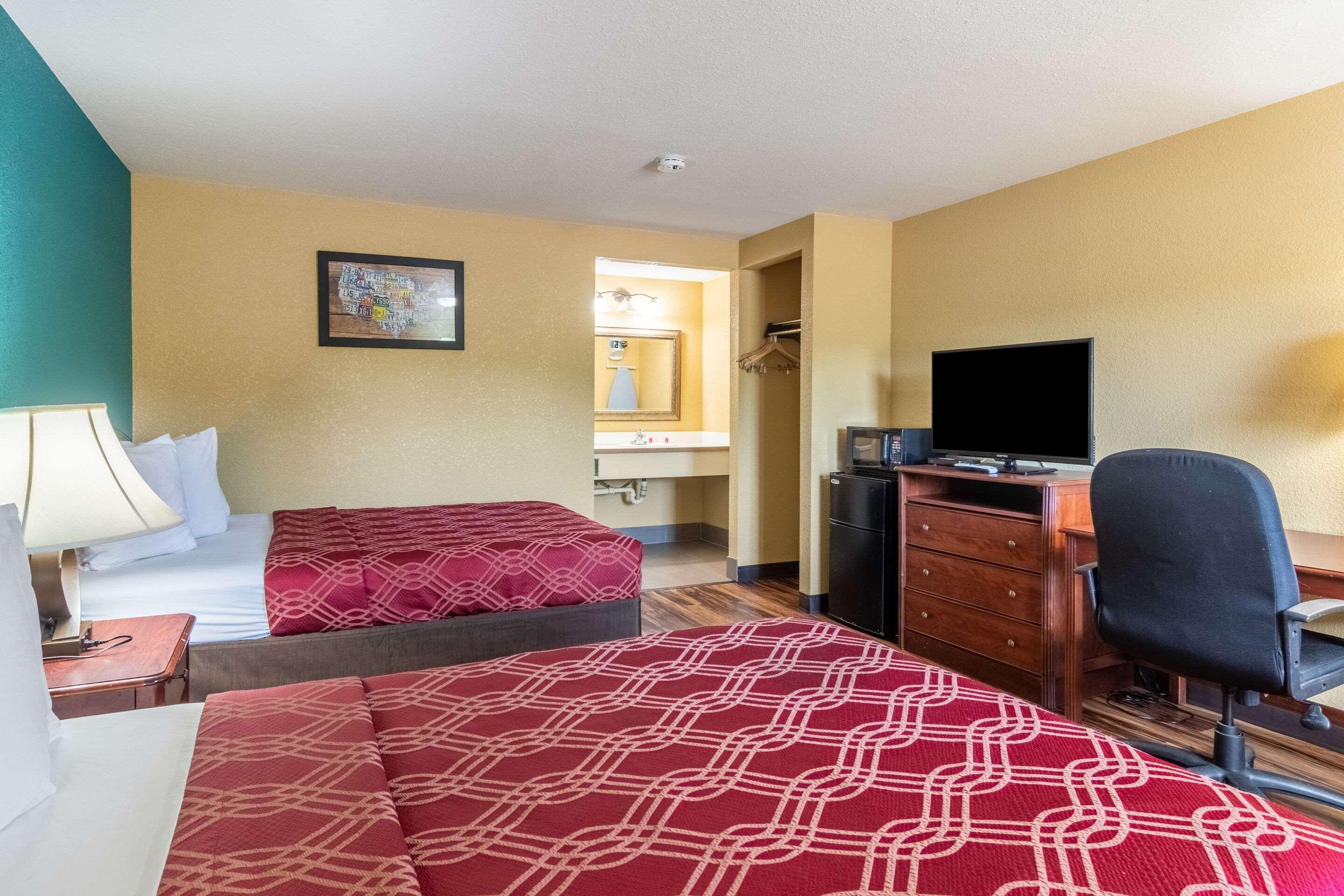 Econo Lodge Hotel ברדפורד מראה חיצוני תמונה