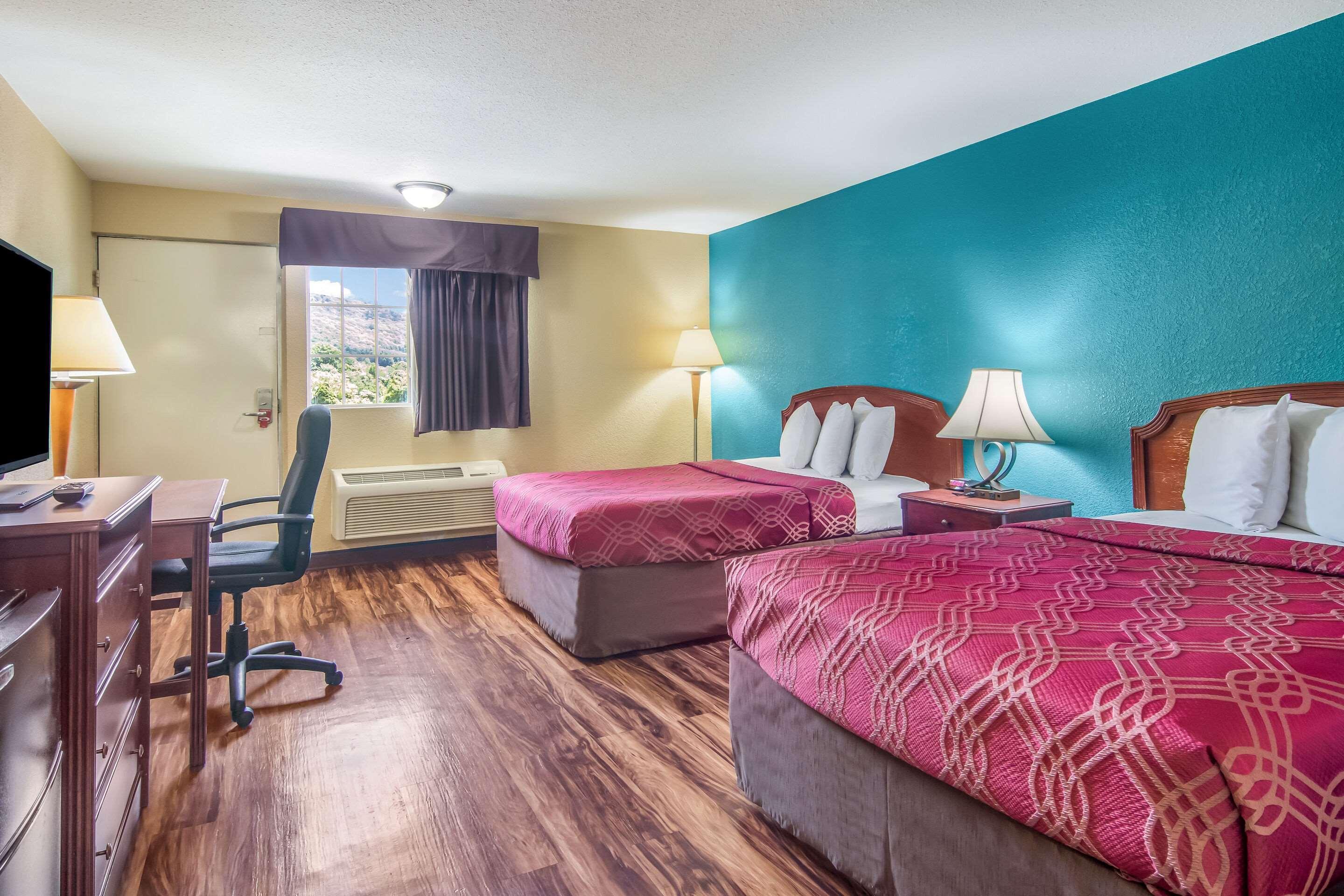 Econo Lodge Hotel ברדפורד מראה חיצוני תמונה