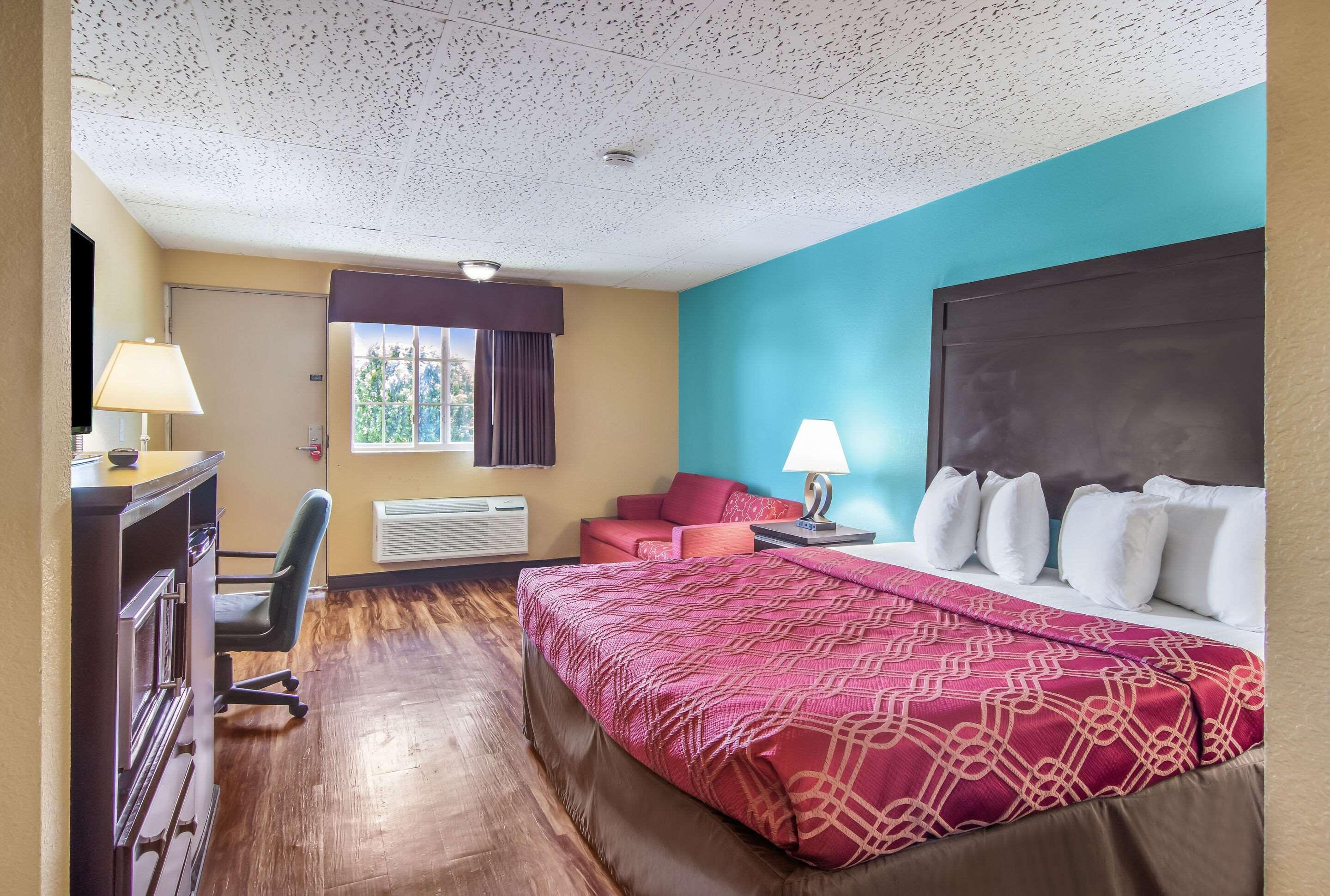 Econo Lodge Hotel ברדפורד מראה חיצוני תמונה