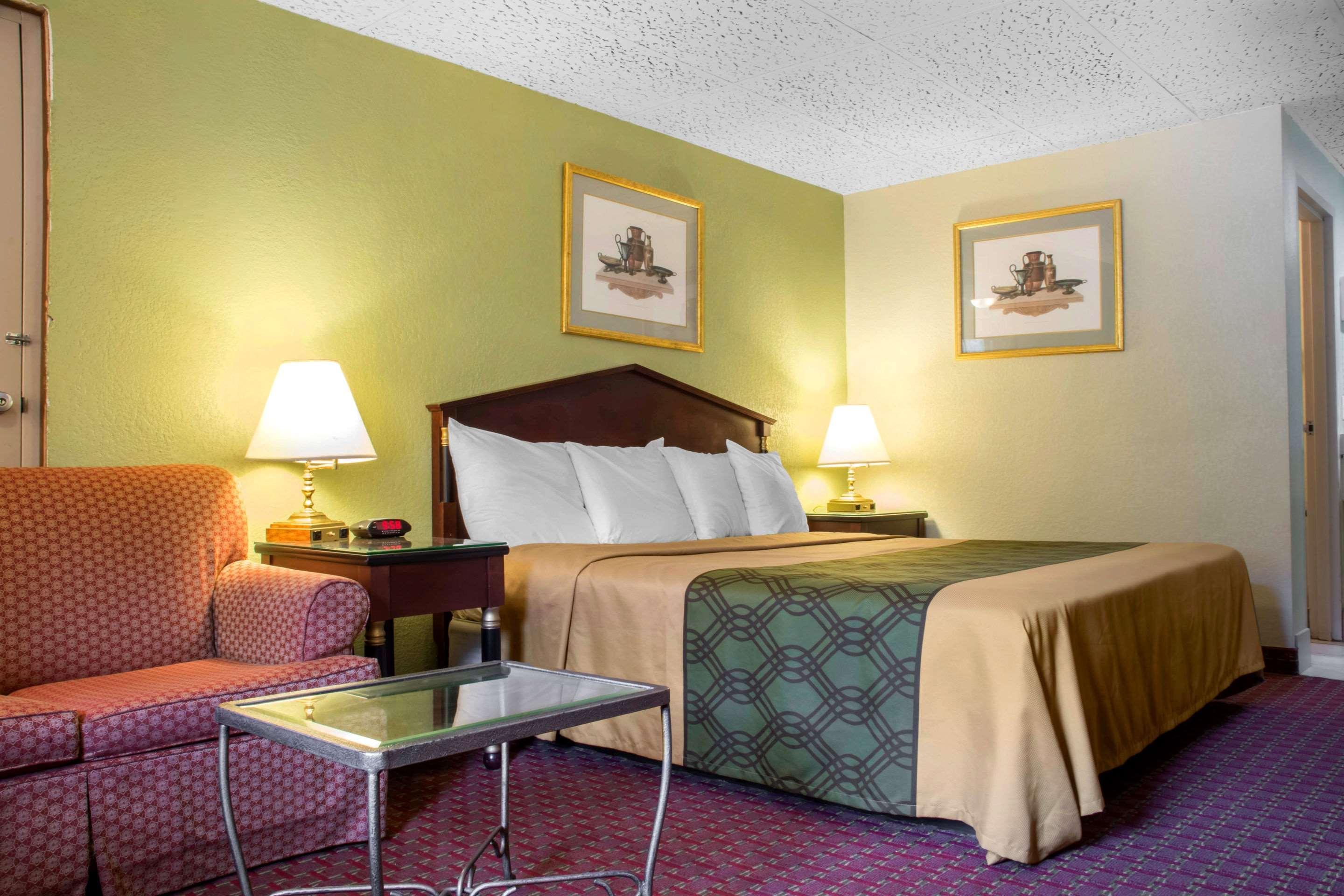 Econo Lodge Hotel ברדפורד מראה חיצוני תמונה