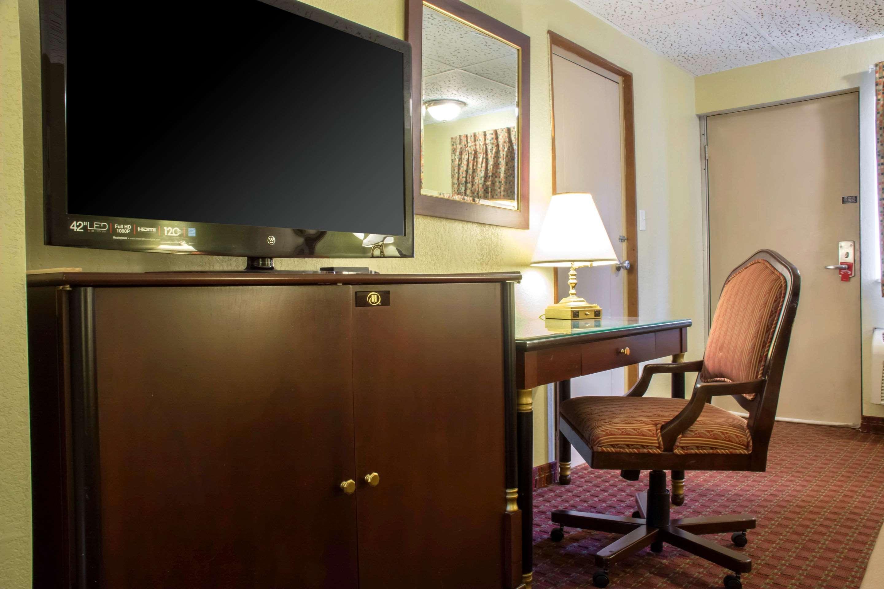 Econo Lodge Hotel ברדפורד מראה חיצוני תמונה