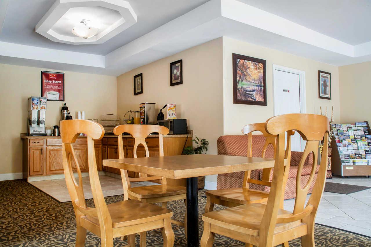 Econo Lodge Hotel ברדפורד מראה חיצוני תמונה