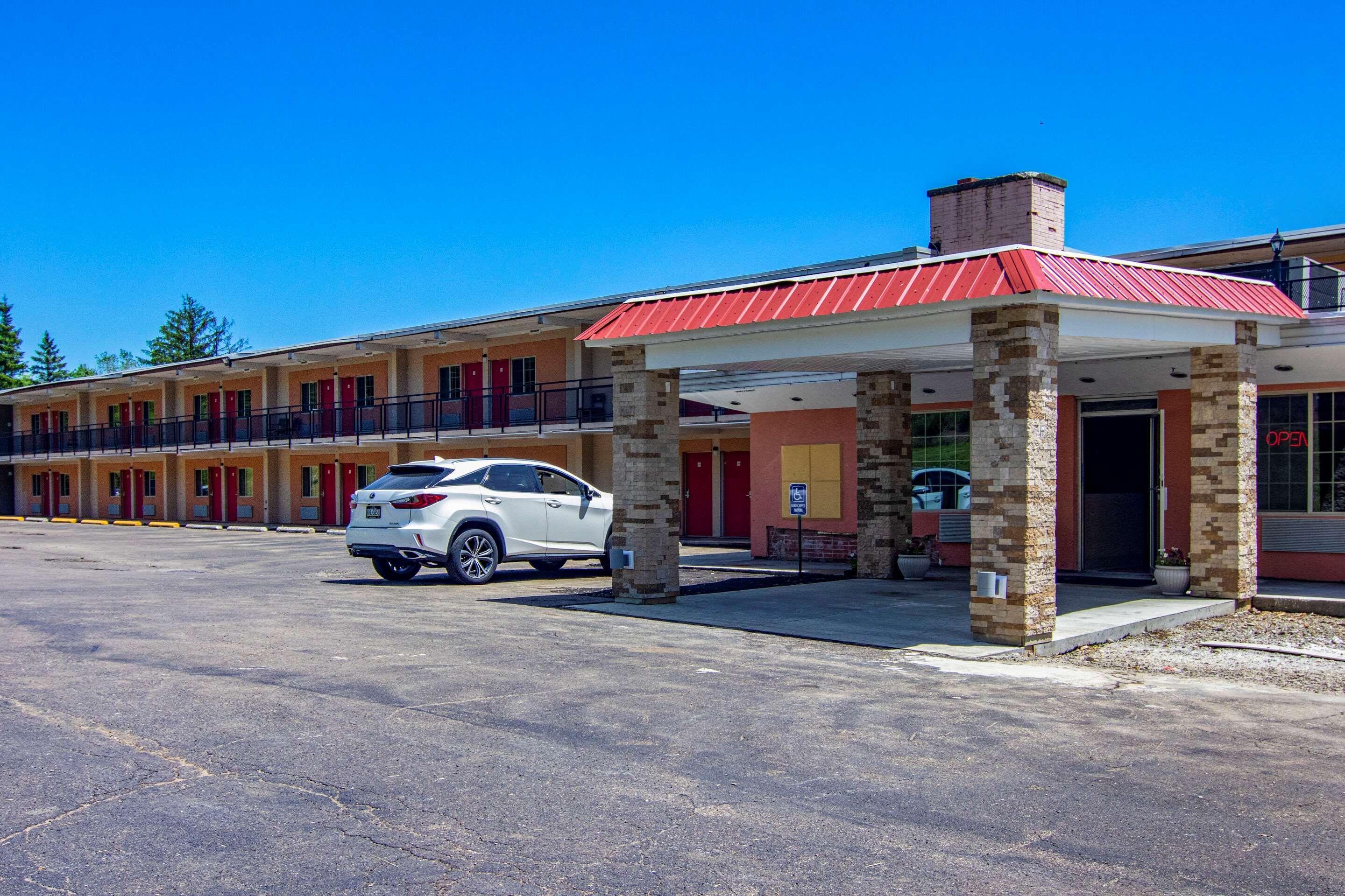 Econo Lodge Hotel ברדפורד מראה חיצוני תמונה