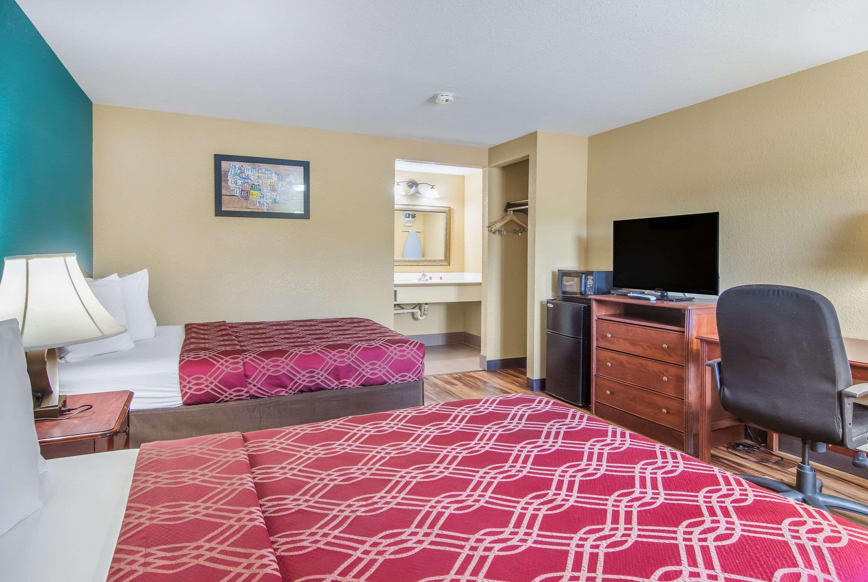 Econo Lodge Hotel ברדפורד מראה חיצוני תמונה